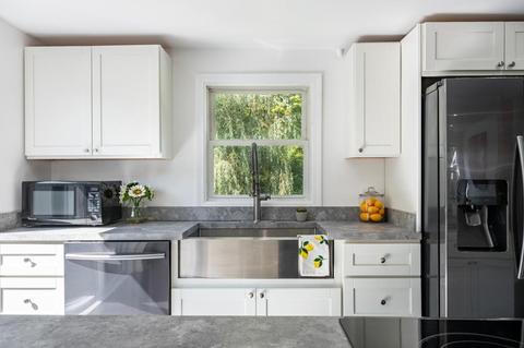 2 Maple St, Reading, MA 01867 photo 12