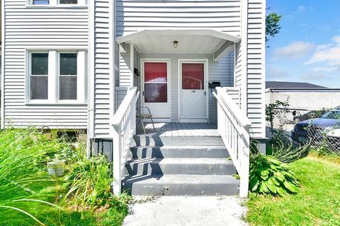 18 Dresden St, Springfield, MA 01109 photo 2