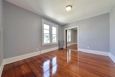 18 Dresden St, Springfield, MA 01109 photo 16