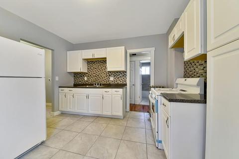 18 Dresden St, Springfield, MA 01109 photo 12