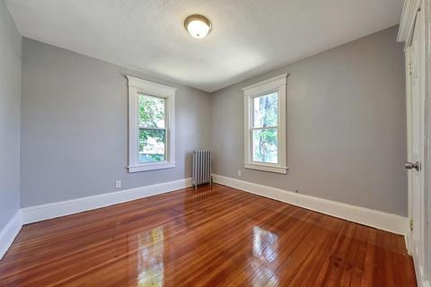 18 Dresden St, Springfield, MA 01109 photo 17