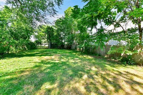18 Dresden St, Springfield, MA 01109 photo 4