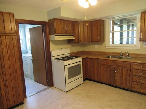 65 Ferry St, Easthampton, MA 01027 photo 4