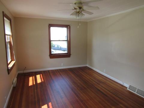 65 Ferry St, Easthampton, MA 01027 photo 2