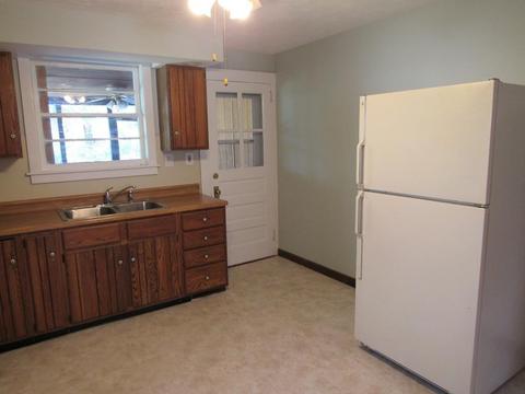 65 Ferry St, Easthampton, MA 01027 photo 5