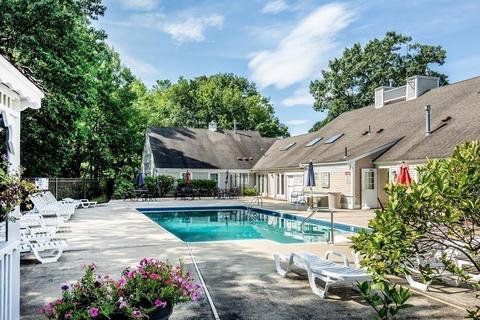 300 Brookside #E, Andover, MA 01810 photo 18