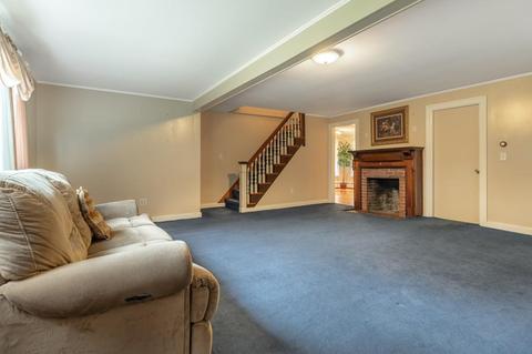 11 Kent Rd, Gloucester, MA 01930 photo 4