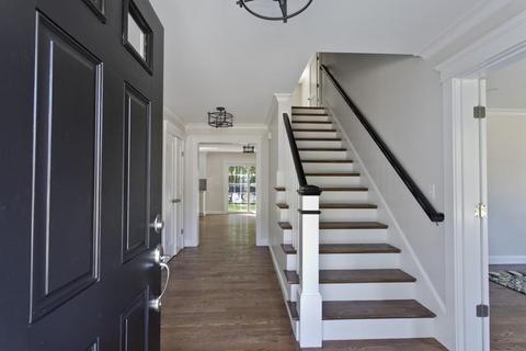 28 Dana Rd, Reading, MA 01867 photo 4