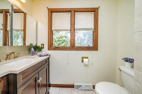 81 Bairdcrest Rd, Springfield, MA 01118 photo 5