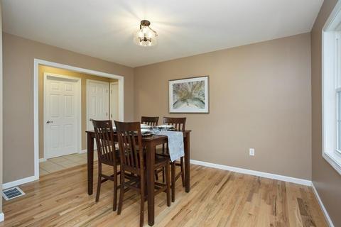 31 Delaware Ave, Springfield, MA 01119 photo 6