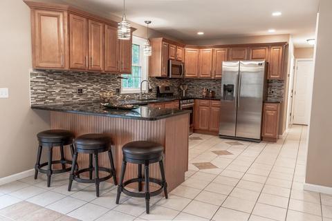 31 Delaware Ave, Springfield, MA 01119 photo 7