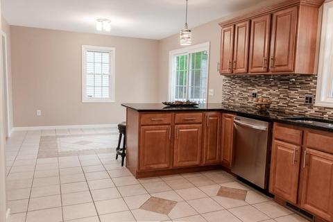 31 Delaware Ave, Springfield, MA 01119 photo 9