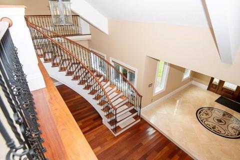 10 Macomber Ln, Framingham, MA 01702 photo 26