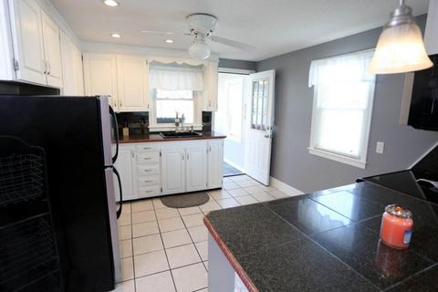 128 Derryfield Ave, Springfield, MA 01118 photo 12