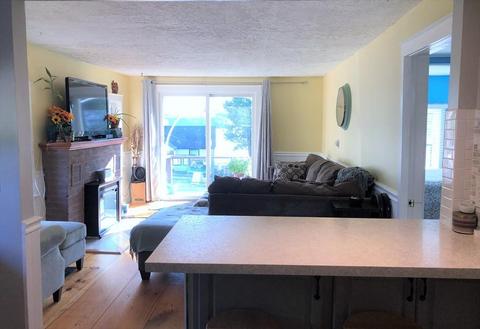 46 Taft Ave, Mendon, MA 01756 photo 8