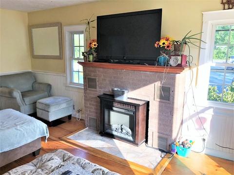 46 Taft Ave, Mendon, MA 01756 photo 4