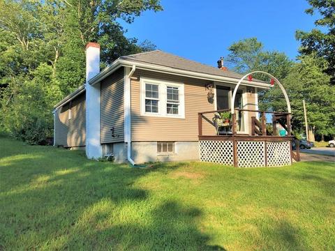 46 Taft Ave, Mendon, MA 01756 photo 3