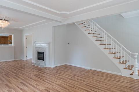 124 Myrtle St, Springfield, MA 01151 photo 2