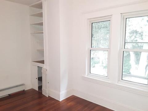 23 Bevier St, Springfield, MA 01107 photo 6