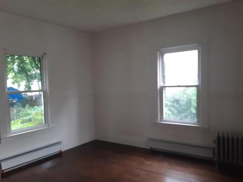 23 Bevier St, Springfield, MA 01107 photo 4
