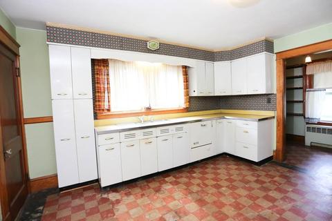 58 Bourne St, Palmer, MA 01080 photo 3