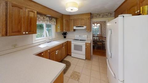14 Upland Rd, Atkinson, NH 03811 photo 2