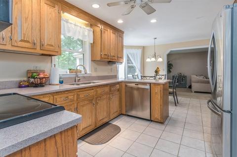3 Applewood Dr, Derry, NH 03038 photo 9