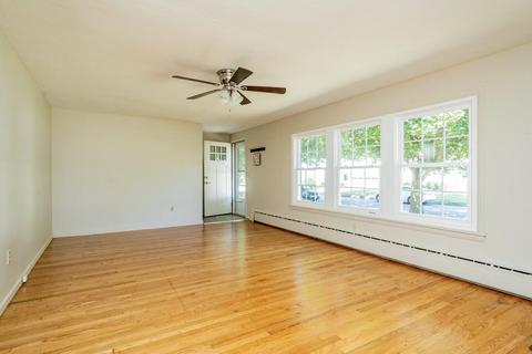 37 Francis St, Springfield, MA 01104 photo 4