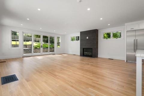 122 Clinton Rd, Brookline, MA 02445 photo 9
