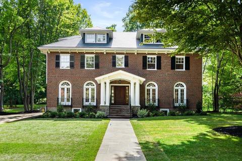 122 Clinton Rd, Brookline, MA 02445 photo 1