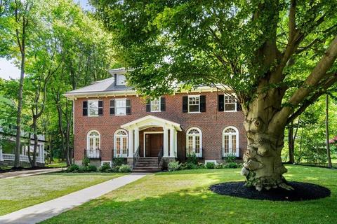 122 Clinton Rd, Brookline, MA 02445 photo 25