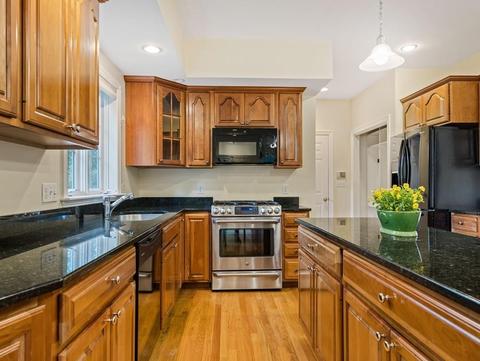 75 Pine Grove St, Needham, MA 02494 photo 9