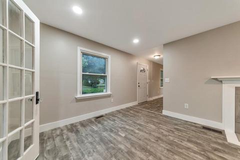 41 Lancaster St, Springfield, MA 01118 photo 12