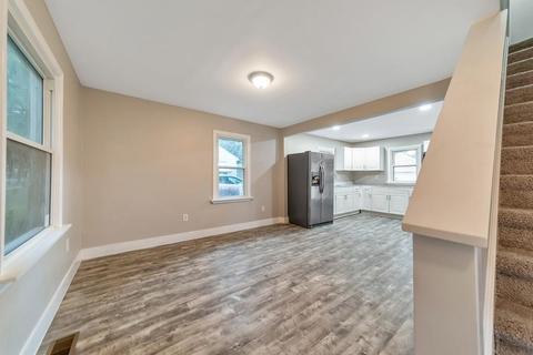 41 Lancaster St, Springfield, MA 01118 photo 17