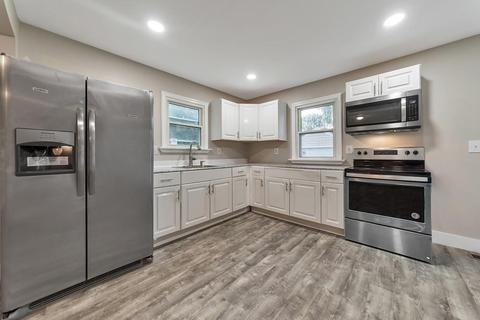 41 Lancaster St, Springfield, MA 01118 photo 6