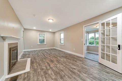 41 Lancaster St, Springfield, MA 01118 photo 16
