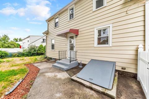 41 Lancaster St, Springfield, MA 01118 photo 4