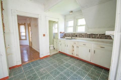 15 Dresden St, Springfield, MA 01109 photo 6