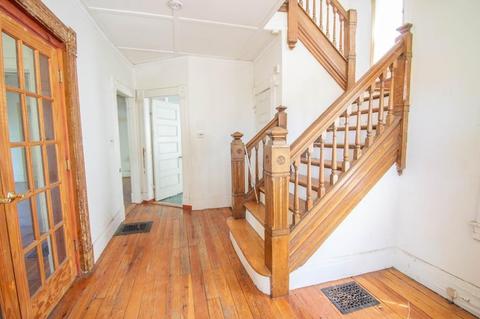 15 Dresden St, Springfield, MA 01109 photo 3