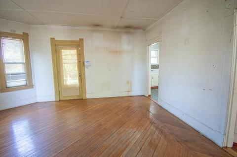15 Dresden St, Springfield, MA 01109 photo 5