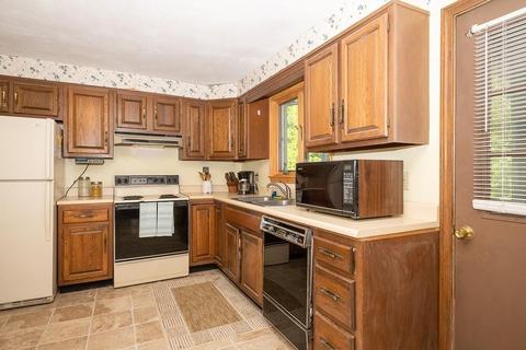 16 Lorna Dr, Auburn, MA 01501 photo 9