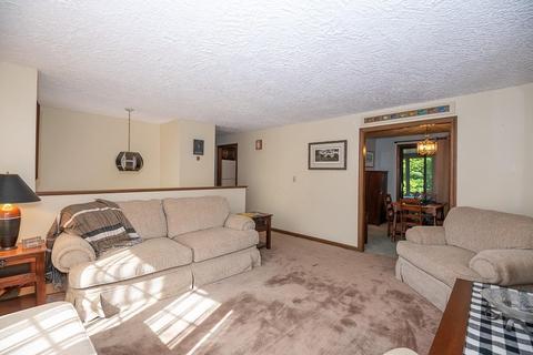 16 Lorna Dr, Auburn, MA 01501 photo 8