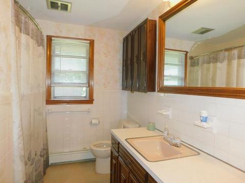 35 Buckley Blvd, Chicopee, MA 01020 photo 8
