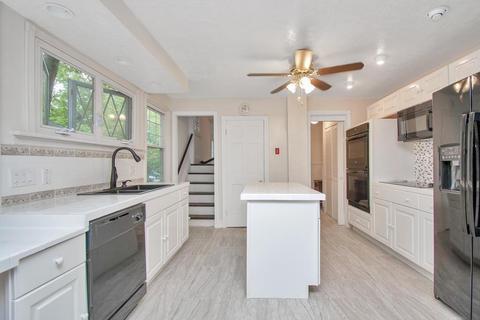 232 Sumner Ave, Springfield, MA 01108 photo 4