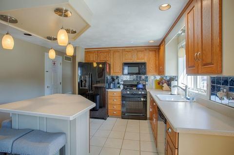 2 Upton Ln, Boxford, MA 01921 photo 6