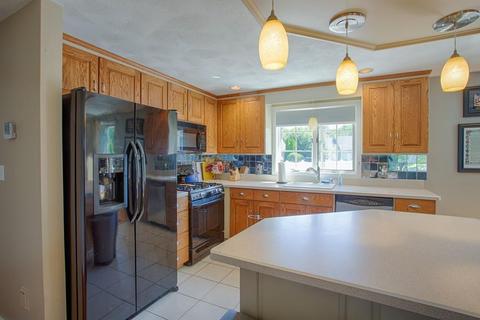 2 Upton Ln, Boxford, MA 01921 photo 15