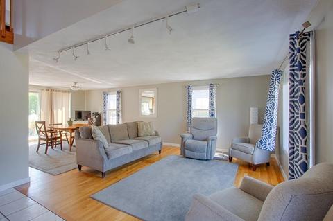 2 Upton Ln, Boxford, MA 01921 photo 4