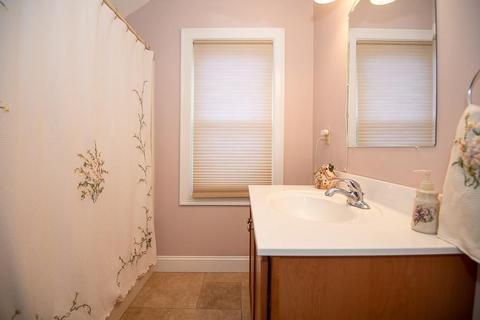 71 E Mountain St, Worcester, MA 01606 photo 28