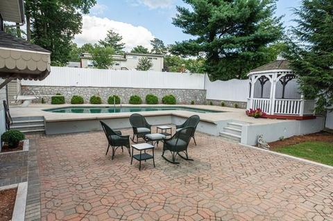 4 Pine Ridge Rd, Stoneham, MA 02180 photo 17