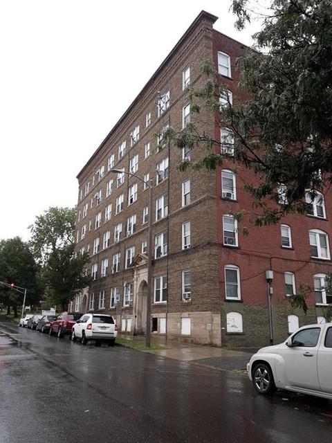 461 Appleton St, Holyoke, MA 01040 photo 2